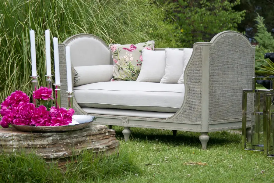 Giardino Shabby Chic: i migliori consigli per dare vita a uno spazio romantico e affascinante